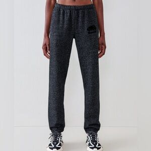 Roots Organic Original Sweatpant
Black pepper colour
Size medium